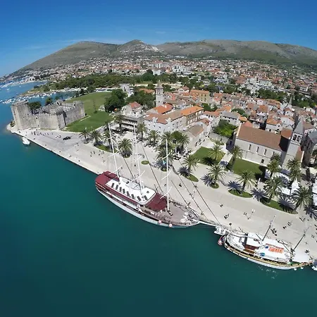 Concordia Отель Трогир