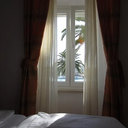 콩코르디아 호텔 2*